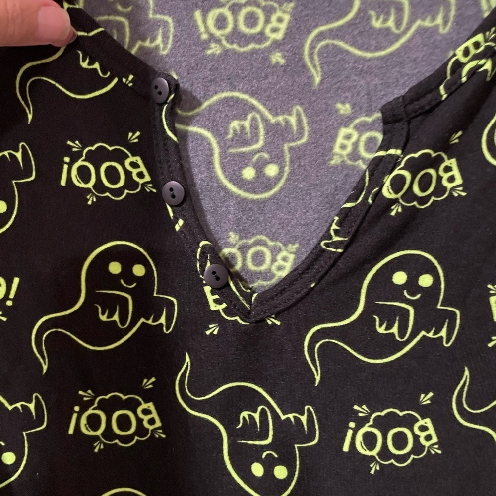 Shosho Halloween Ghost Black and Green Boo Print Romper - Picture 2 of 6